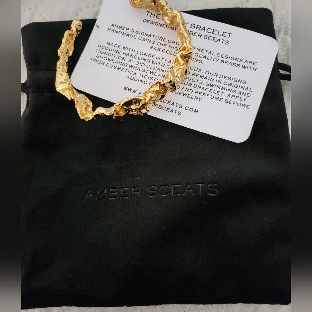NWT 220$ Amber Sceats Crushed 24k Gold Plated Emery Cuff Bracelet - Picture 5 of 8